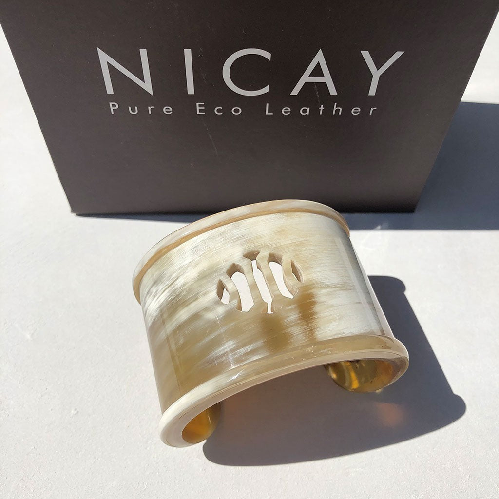 NICAY Hornarmreif MOROCCO, naturfarben, mit filigranem Muster, inspiriert von marokkanischen Fliesen.