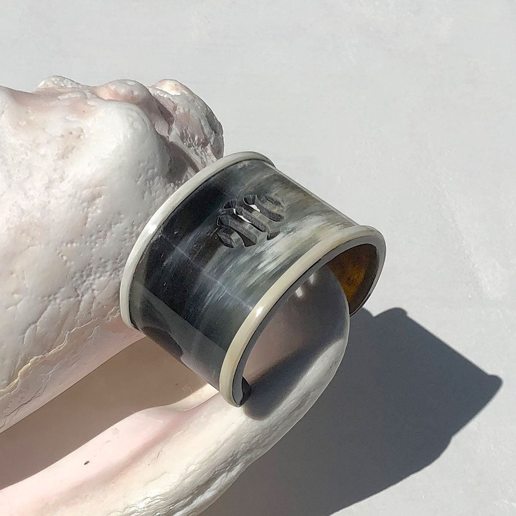 NICAY Hornarmreif MOROCCO mit marokkanischem Fliesenmuster, Naturmaterial, schwarz-grau gestreift