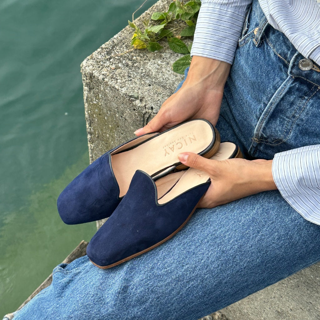 Mules aus Veloursleder
