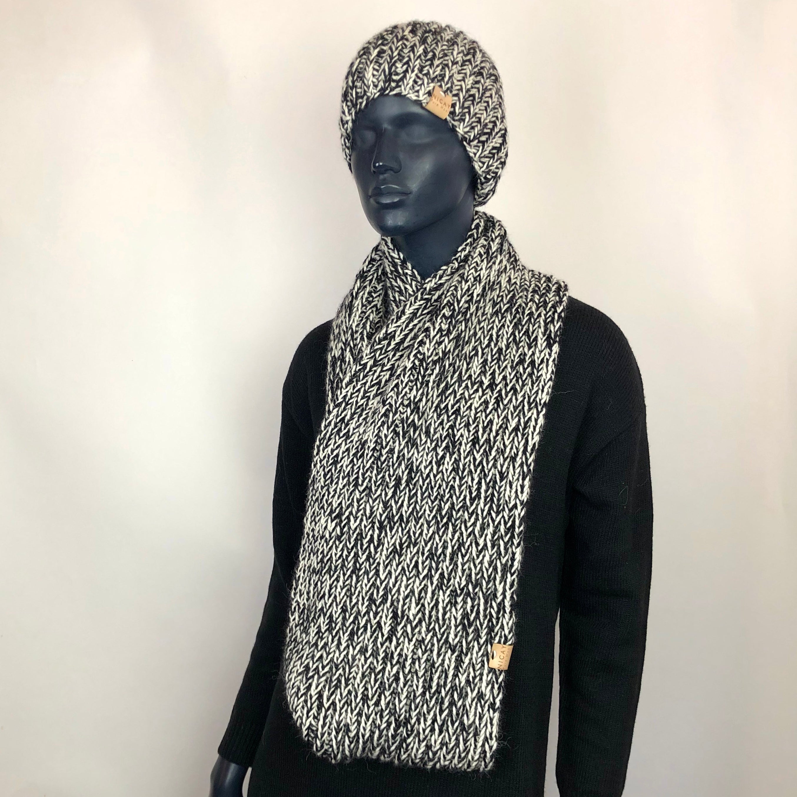 Loop Schal OREO Schurwolle Alpaka Handgestrickt