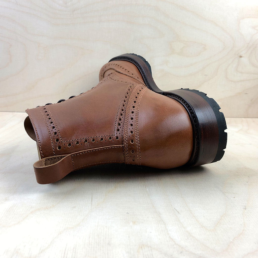 Rahmengenähte Brogue-Boots mit Vibram-Gummischutz