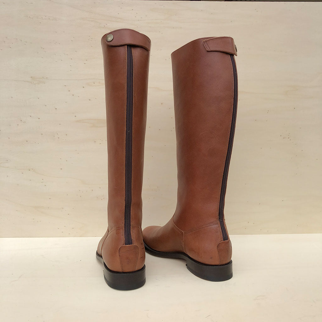 Rahmengenähter Stiefel Kara mit geradem Schaftabschluss - Unisex