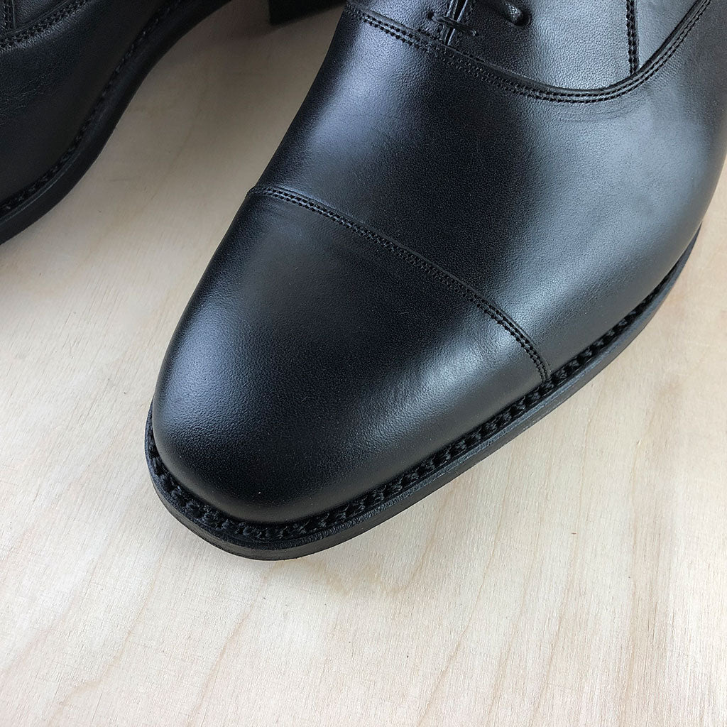 Rahmengenähte Cap Toe Oxford Schnürer